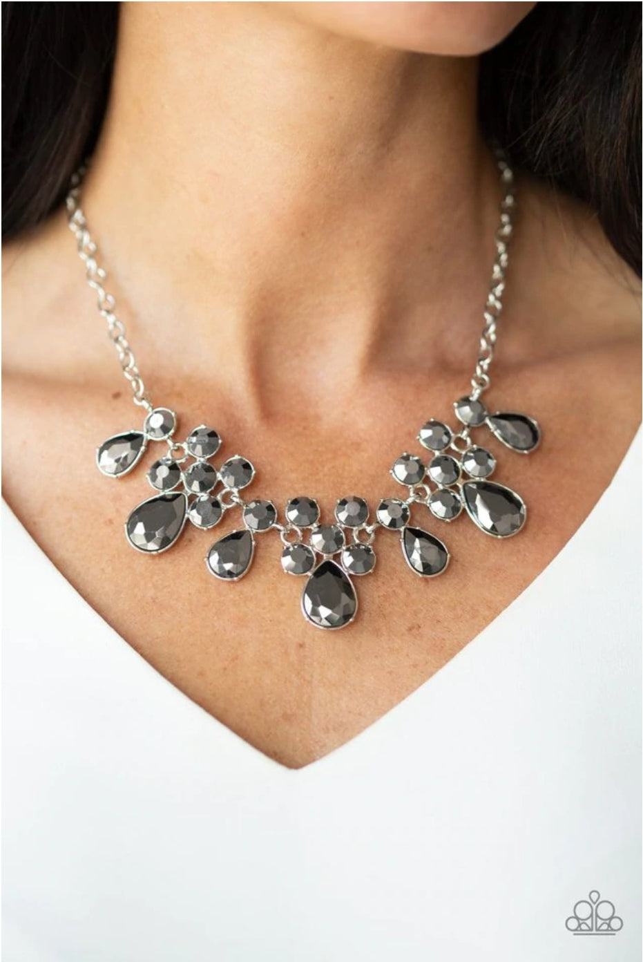 Debutante Drama silver necklace paparazzi